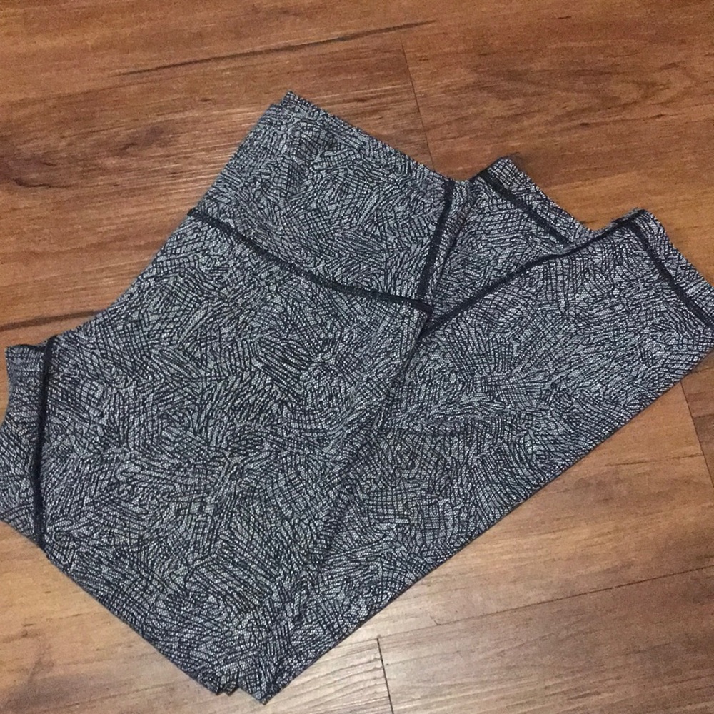 Lululemon - Patterned Legging 25”
